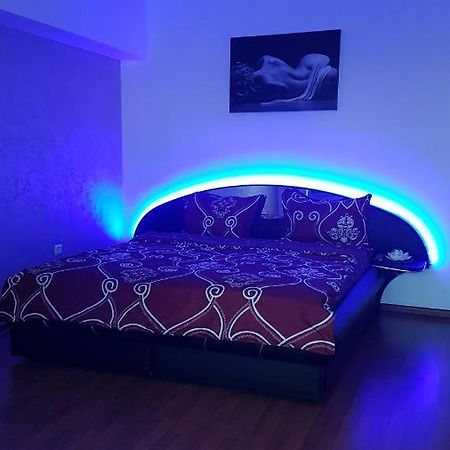 Relax 2 Central Apartment Bacău Екстериор снимка