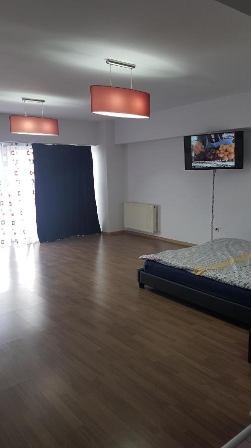 Relax 2 Central Apartment Bacău Екстериор снимка