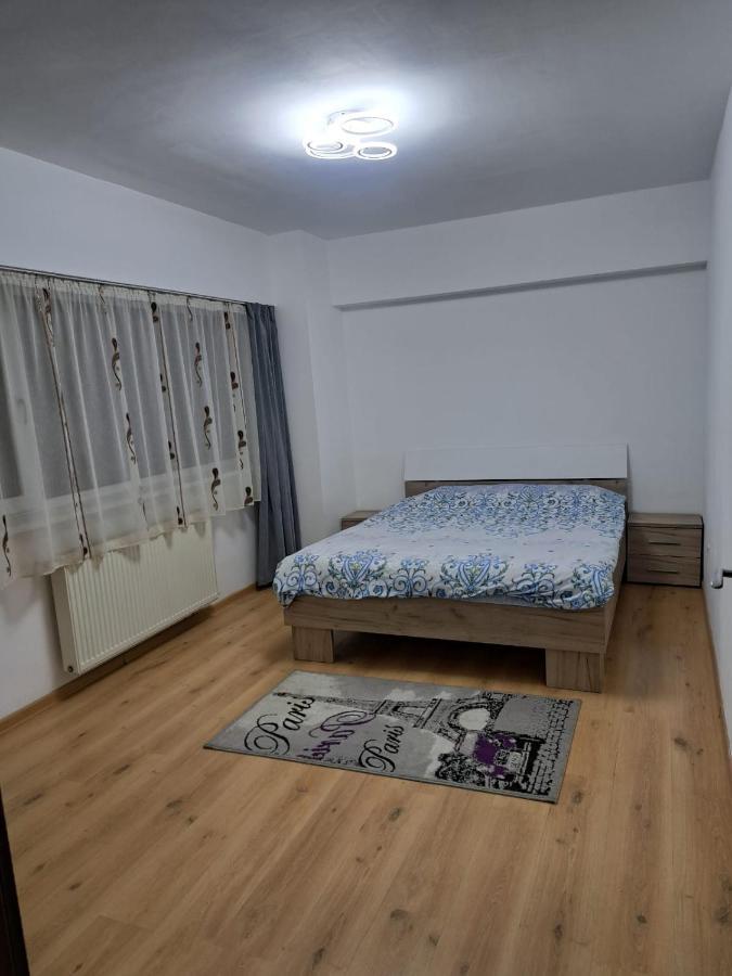 Relax 2 Central Apartment Bacău Екстериор снимка