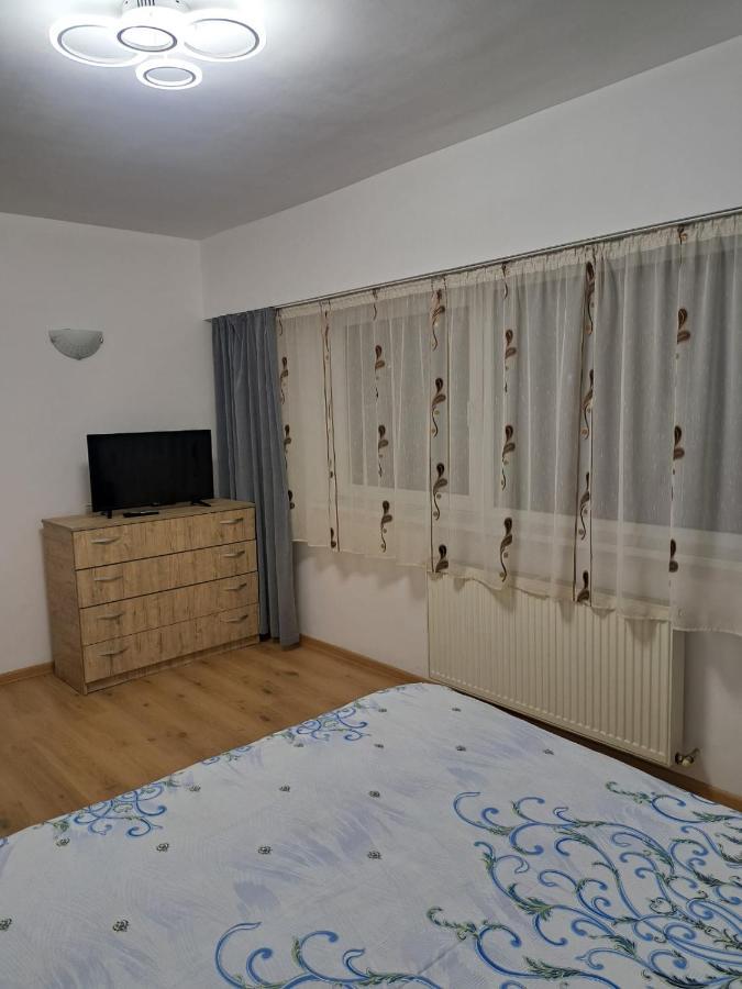 Relax 2 Central Apartment Bacău Екстериор снимка