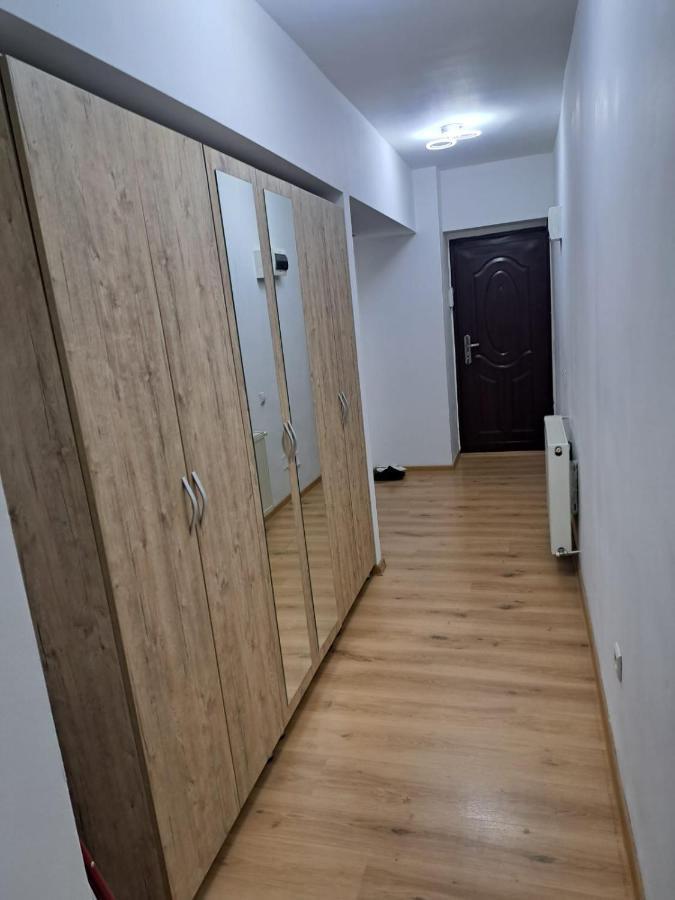 Relax 2 Central Apartment Bacău Екстериор снимка